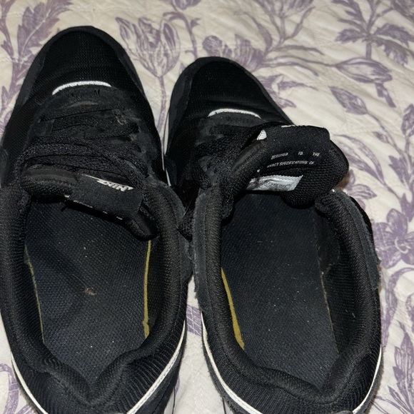 NIKE VENTURE RUNNER SHOES SIZE 8.5 for sale WOMANS - Picture 9 of 9